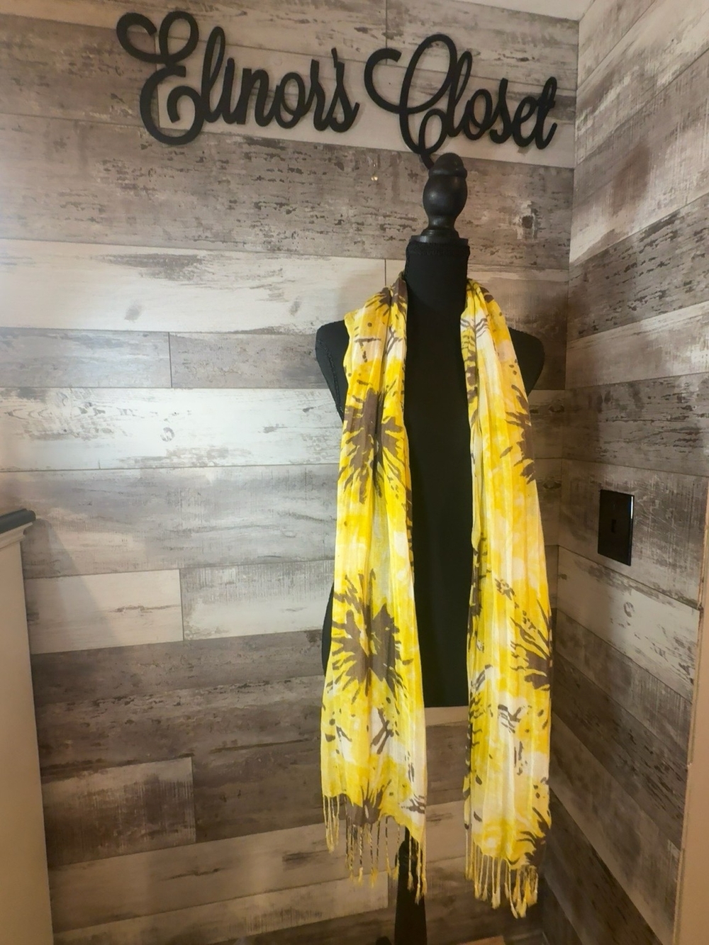 Banana Republic Yellow Floral Fringe Scarf Linen Rayon Lightweight Wrap One Size